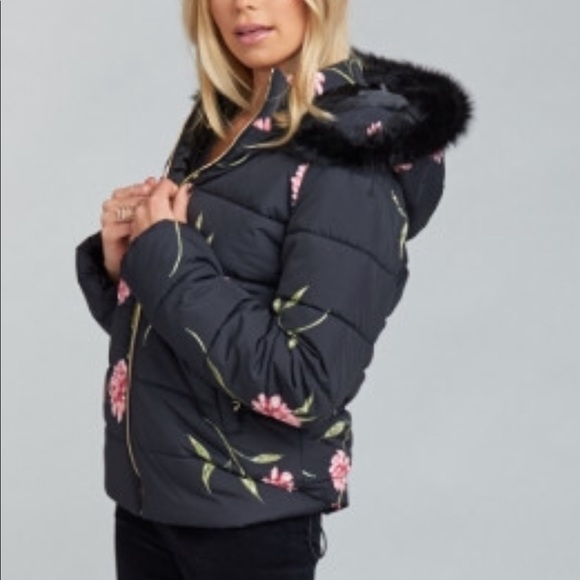 Show Me Your Mumu Alpine Puffer Jacket. NWT!! - Picture 2 of 3